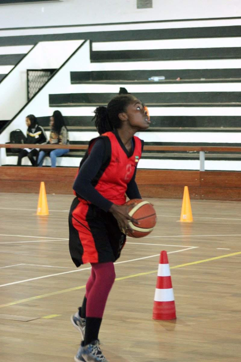 Femba18's tweet photo. Campeonato Africano Sub 18, Maputo 2018 (29 de Julho -5 de Agosto)
Treinos da Guerreiras do 18, Quinta-feira 7 de Junho
APOIA AS GUERREIRAS DO 18
#Fiba
#Fmbasquetebol
#FIBAU18AFRICA https://t.co/67aN41kmT8
