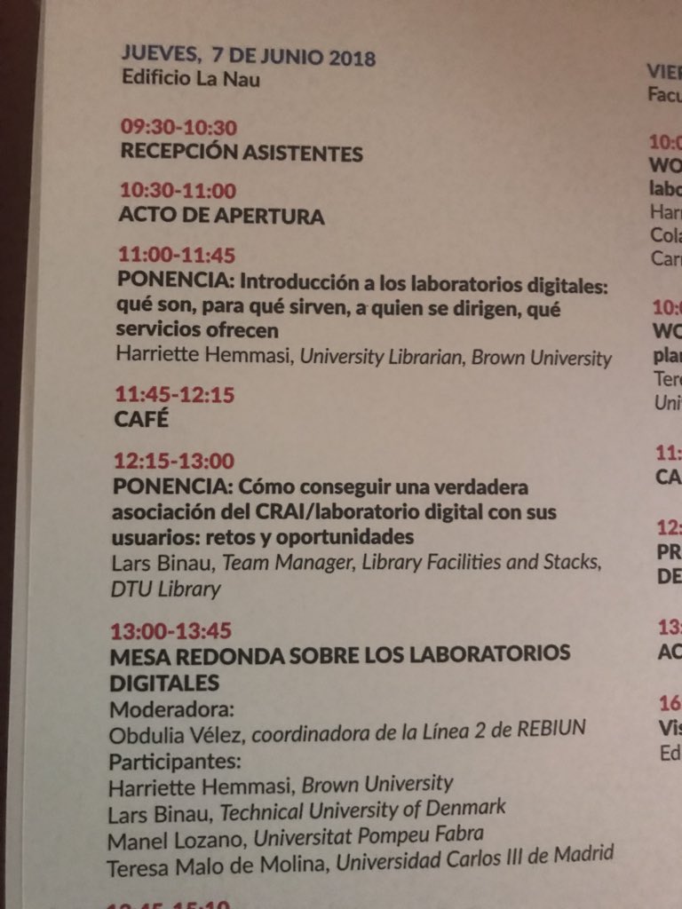 Estamos en la primera conferencia impartida por Harriette Hemmasi