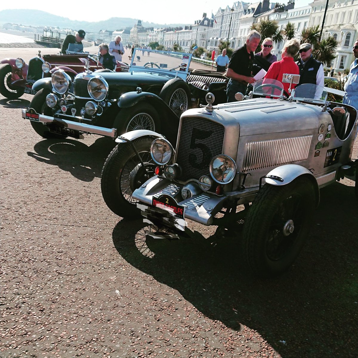 QueensLlandudno's tweet photo. Last day of the three castles trial here in Llandudno good look everyone #llandudno #vintagecar #sunshine #threecastles #goodluck #Queenshotelllandudno https://t.co/1OfZEE9hyl