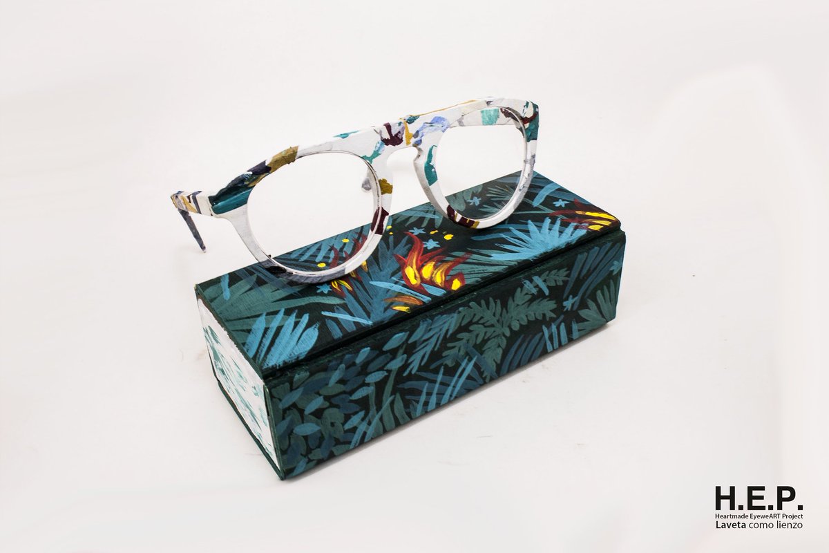 🔥 <a href="/MerBellido/">Mercedes Bellido</a> dropped a match and created 'Burning the jungle' 👓 #LavetaEyewear's #HEPexpo 🎨