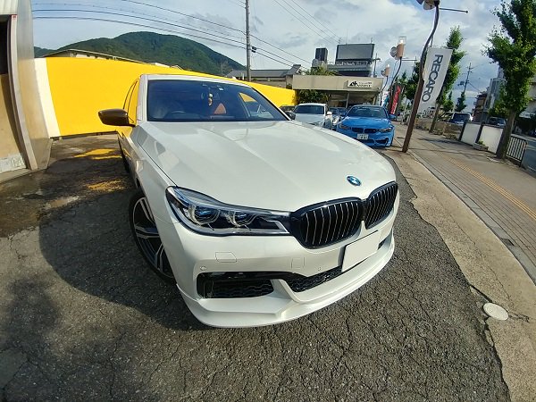 ASSIST_USSY's tweet photo. G11-750Li(長~ぃ!)の車高をIIDのLOWERING KITにてローダウン!フロントリップは3DDesign製・・・フィッティング最高!#BMW #LAPTORR #ASSIST #G11 #750i #IID #LOWERING_KIT #レギュレーティングロッド #3DDesign #フロントリップ #ローダウン #スリーディデザイン #JB4 #bootmod3 #bm3 https://t.co/YLW5FQtrpp