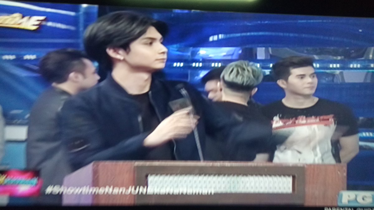 SuperPAUPAO's tweet photo. 😂😂😂 @HT_Ryle 
#ShowtimeNanJUNEkaNaNaman https://t.co/Oc1F36cg9w