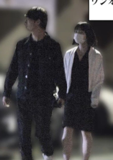 Riri_109frdc_12's tweet photo. 週刊文春の盗撮テクニックぱねぇ https://t.co/umdP727qHO