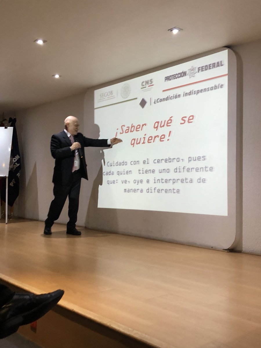 vtorreslanda's tweet photo. Ponencia magistral en el #DAS2 con @raba491202  @Ciceron9 https://t.co/ZMlYNz5Rbd