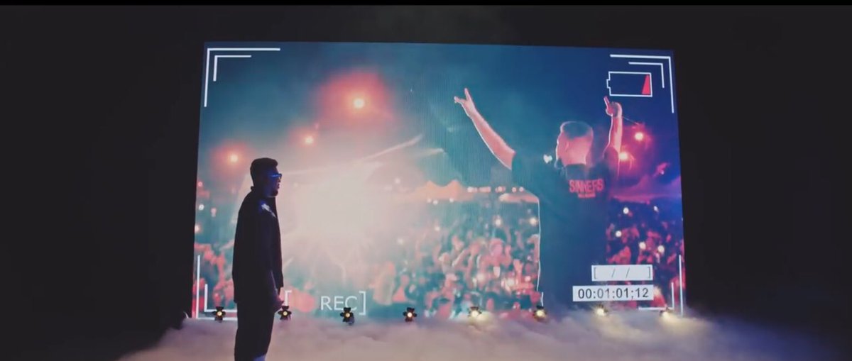 ChulayoM's tweet photo. My favorite parts on #StarSignsVideo π
The leg game though is sick π₯π
Beautiful Tata ka Kairo @akaworldwide
Now we wait for #TouchMyBlood π https://t.co/vZgCZQ9hSq