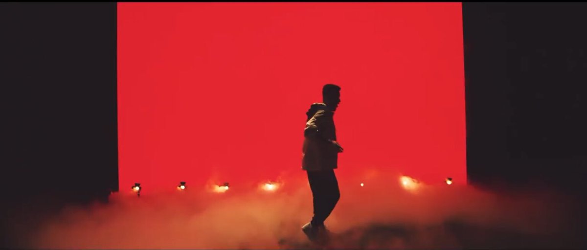 ChulayoM's tweet photo. My favorite parts on #StarSignsVideo π
The leg game though is sick π₯π
Beautiful Tata ka Kairo @akaworldwide
Now we wait for #TouchMyBlood π https://t.co/vZgCZQ9hSq