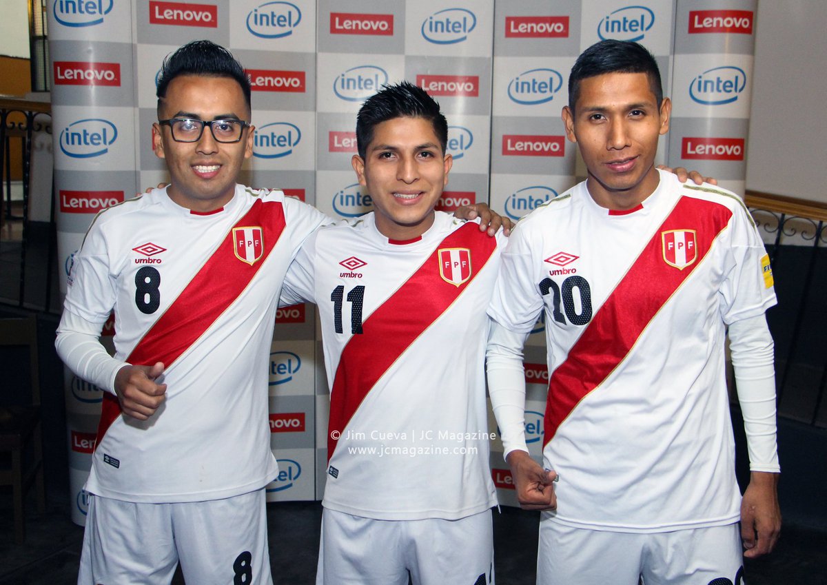 Arte Manifiesto y Lenovo presentaron Drink &amp; Draw Mundialista junto a los Dobles de la Selección Peruana de Fútbol <a href="/LenovoPe/">Lenovo Pe</a>