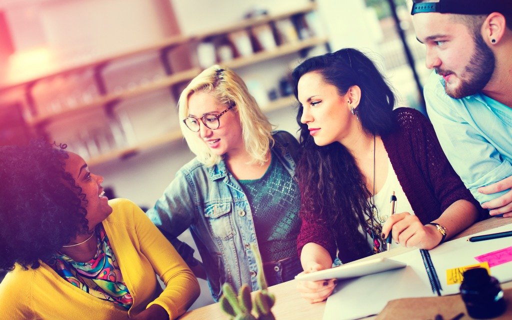 Auch wenn man uns mit der ewigen Duzerei weismachen will, dass im #Job alles einfacher wird, handelt es sich um einen Trugschluss: Denn die Sprache kaschiert, dass die #Arbeitswelt in Wahrheit viel komplexer geworden ist. buff.ly/2HgAosx #HR #NewWork #Arbeit40