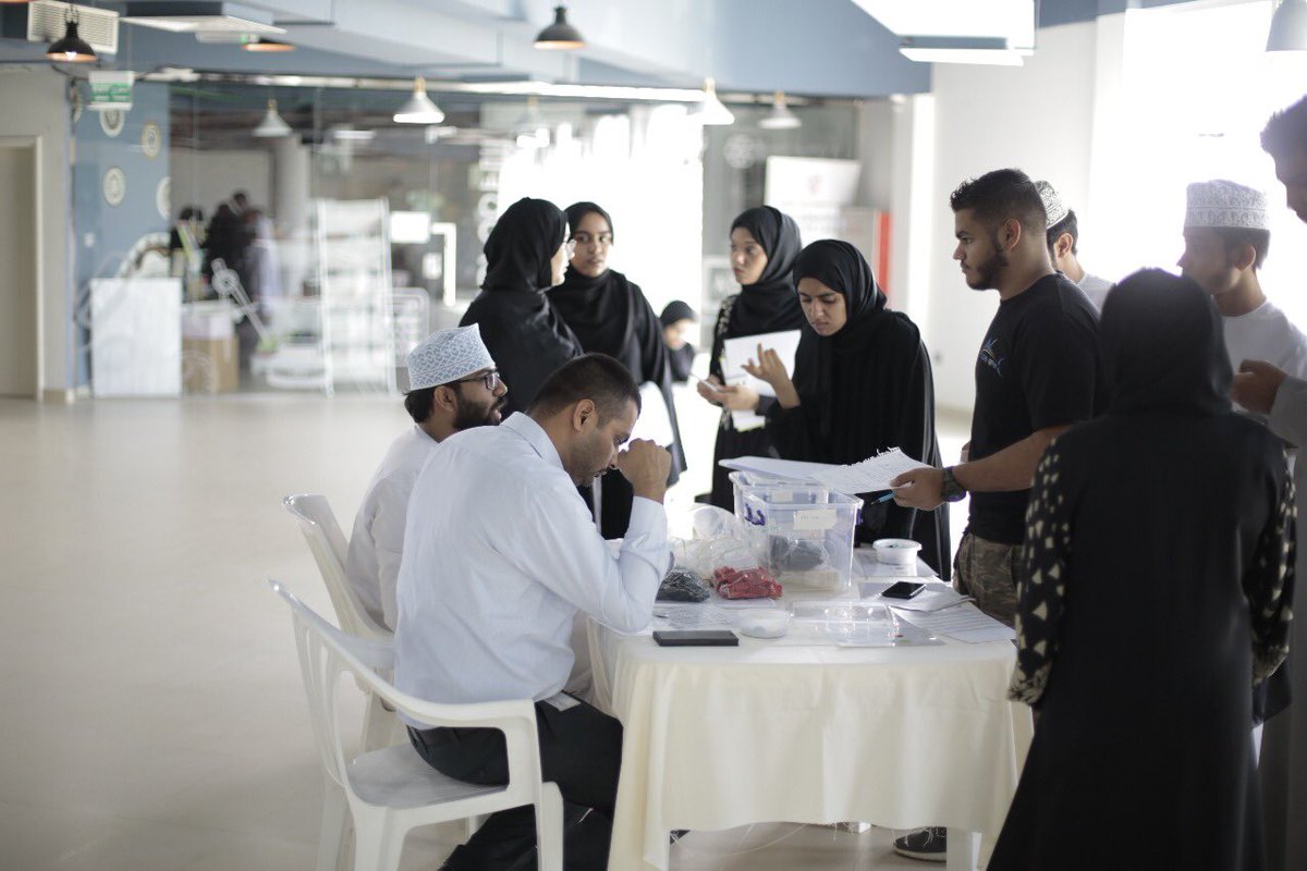 MEC_Oman's tweet photo. #Blokko #game
It is a physical simulation game that teaches the #students the function of procurement, production, physical distribution and #logistics. 
#Logistics_Management #MyMEC #MECLife 
@NHTV @logisticsnews https://t.co/AhmrlWwjum