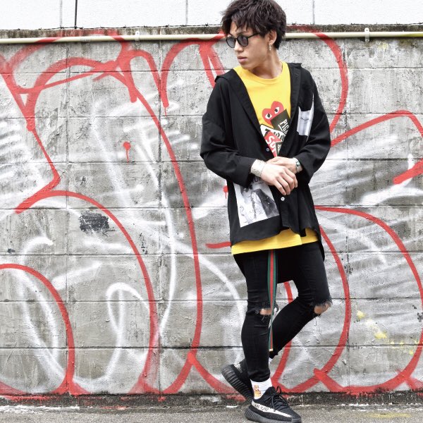 COLORS_daimyou's tweet image. .
.
Style Sample
.
Shirt
¥9.800-
.
Tee
#TWOANGLE
¥5.000-
.
Pants
#BlackbyVANQUISH
¥15.500-
.
Socks
¥1.600-
.
#COLORS大名店
福岡市中央区大名1-2-52
.
TOPのURLから購入可能!!!
@COLORS_daimyou
