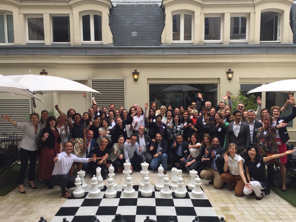 ksontwitt's tweet photo. We are One!Thanks for an amazing Energy+passion,  great day with 70 HR colleagues before the #AXADays #ProudtobeAxa https://t.co/V7UYxZJ0MW