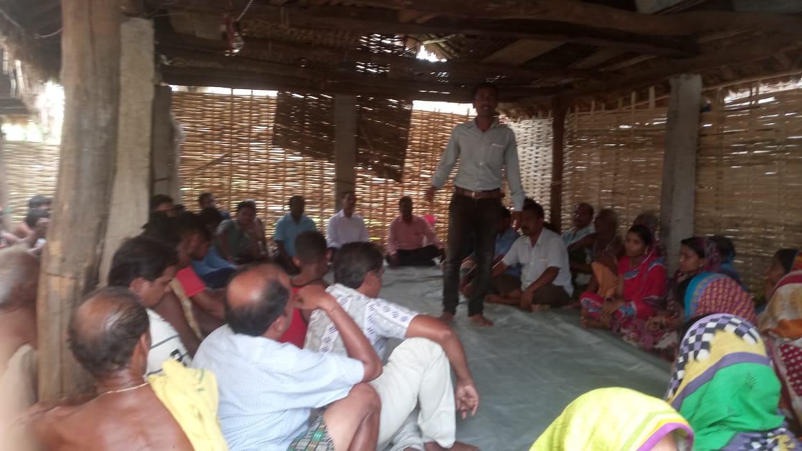 SwachhAngul's tweet photo. Triggering activity at Badhinsara village at kanjara GP, Banarpal Block #SwachhBharat #zsbp @swachhbharat @sbmodisha @tatatrusts @PRDeptOdisha @angul_dm @odisha_zsbp @Sbmzsbp https://t.co/F9kvalAagK