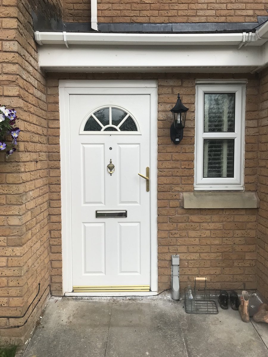 JWjoinery1's tweet photo. New composite door fitted https://t.co/lQrZ2seqvy