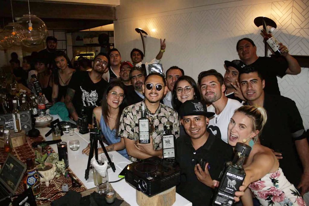 Lucas_Local's tweet image. Gracias a todos los que nos acompañaron a la #masterclass impartida por Tesa Rigley sobre #mezcal @Montelobos 👌🏽💥 
¡Esto cada vez se pone mejor! #EstamosLucas #LucasLocal #LucasBar