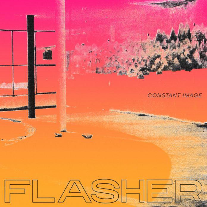 Spex's tweet photo. In Kompromisslosigkeit gebadeten Postpunk, schwingende Melodien: #Flasher beweisen auf ihrem Debüt #ConstantImage, dass die Sache mit der Leichtigkeit gar nicht so schwer ist. #Review https://t.co/VhfIYdoIZr https://t.co/zRSOQ0s9FE