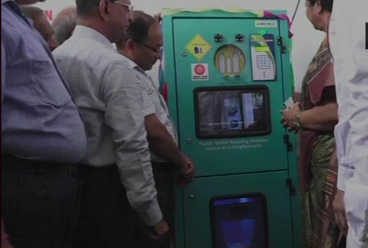 awesummly's tweet photo. #IndianRailways installs plastic bottle crushers at Vadodara station, gives Rs 5 as cashback on e-wallet
https://t.co/WTg9GJSsCT https://t.co/scEjKnfb59