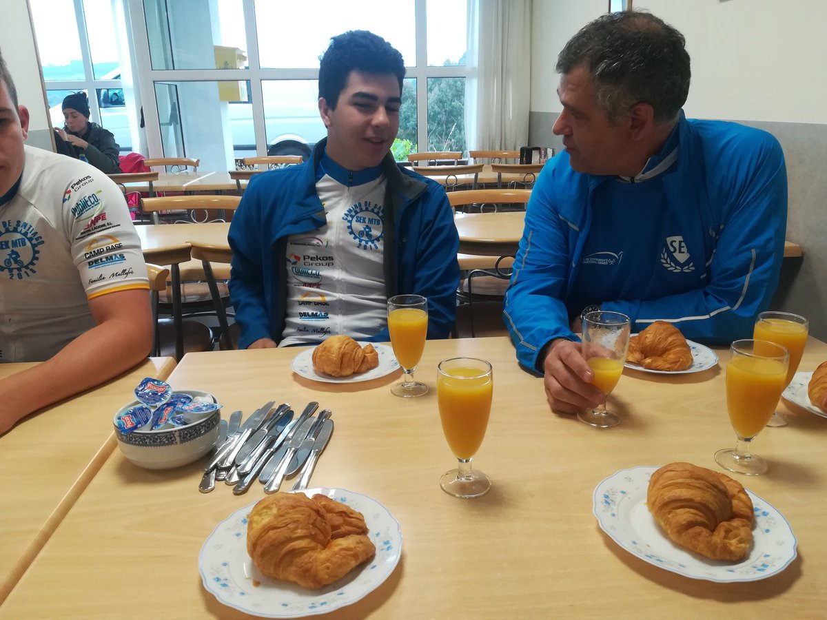 SEK_MTB (@mtbsek) on Twitter photo ¡¡Desayunando ya!! Hoy haremos de Portomarin hasta Melide, 40km 520m de desnivel positivo y 420m de desnivel negativo. Hoy se nos ha unido nuestro director el señor Prata, ¡esperemos que lo disfrute tanto como nosotros! 💪🏻🚲 #cycling #CaminodeSantiago2018 #goals <a href="/SekCatalunya/">Sek Catalunya</a> ¡¡Desayunando ya!! Hoy haremos de Portomarin hasta Melide, 40km 520m de desnivel positivo y 420m de desnivel negativo. Hoy se nos ha unido nuestro director el señor Prata, ¡esperemos que lo disfrute tanto como nosotros! 💪🏻🚲 #cycling #CaminodeSantiago2018 #goals <a href="/SekCatalunya/">Sek Catalunya</a>