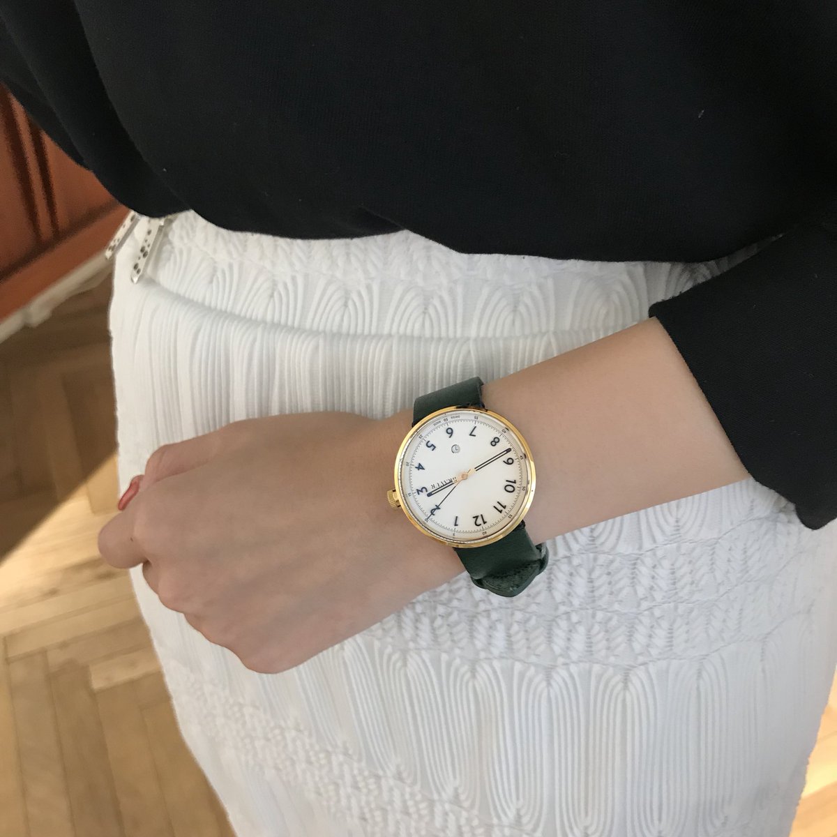HMS_WatchStore's tweet photo. BRAVUR🇸🇪

高級感のあるデザインが目を引きます。
プレゼントやペアウォッチにおすすめです！

#hmswatchstore #bravur #watch #cool #omotesando #harajuku #ブラバー #腕時計 #ペアウォッチ #オシャレ #高級 #表参道 #原宿 #表参道ヒルズ #腕時計 https://t.co/JX5H8zhRx5