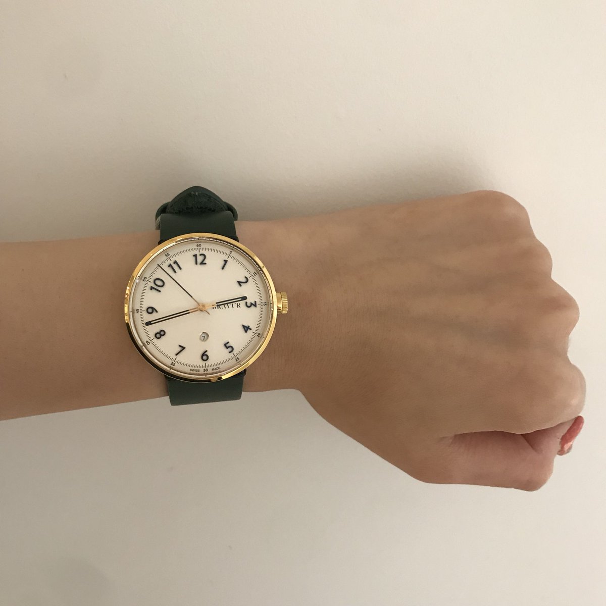 HMS_WatchStore's tweet photo. BRAVUR🇸🇪

高級感のあるデザインが目を引きます。
プレゼントやペアウォッチにおすすめです！

#hmswatchstore #bravur #watch #cool #omotesando #harajuku #ブラバー #腕時計 #ペアウォッチ #オシャレ #高級 #表参道 #原宿 #表参道ヒルズ #腕時計 https://t.co/JX5H8zhRx5