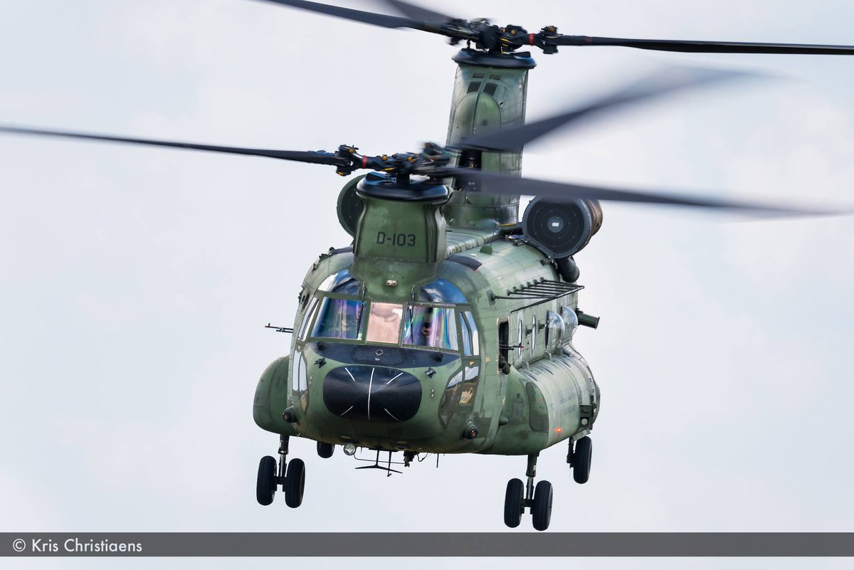 KCAviationPhoto's tweet photo. Dutch Chinook during APROC 2018 - Photo: Kris Christiaens @dhcluchtmacht @Kon_Luchtmacht #APROC2018 #gilzerijen #chinook #helicopter @verticalmag https://t.co/5PFvAM9OxG