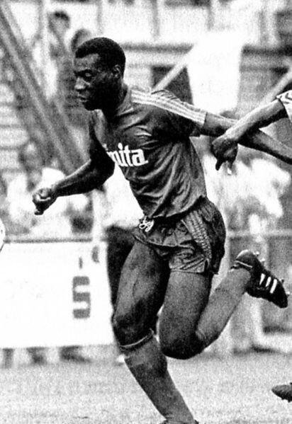 JoopOdenthal's tweet photo. Vandaag in 1989 zat onze rechtsback Ortwin Linger aan boord van SLM rampvlucht PY 764, hij overleed 3 dagen later.#HfcHaarlem https://t.co/DztKGYD3mP