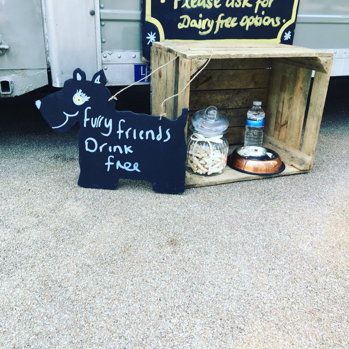 mrmrfreshcoffee's tweet photo. @CARGOmcuk out for a stroll with your furry friends? Why not stop by and treat yourself’s @mrmrfreshcoffee https://t.co/DNPjvCUoqd