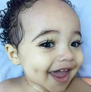 DMaphatsoe's tweet image. I mic yew bavbe