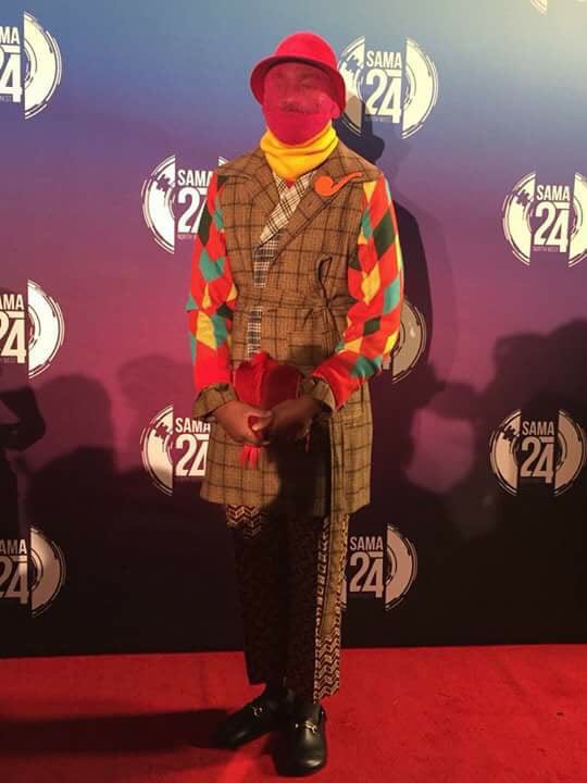 Moratehi95Emo's tweet photo. At least on the bright side,
The 2000 infants saw the version of MZEKEZEKE,
AT LEAST NOW THEY KNOW SOMETHING
RA PHAMISA @rikyrickworld
#SAMA24
#RickyRickChallenge https://t.co/r446hWogbC