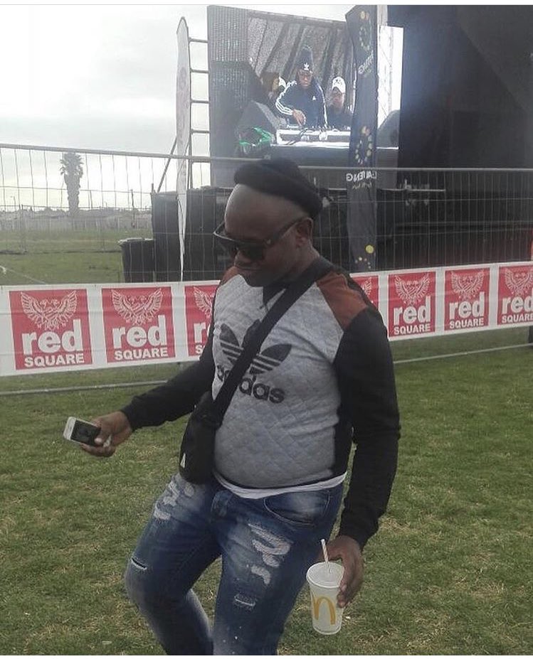 LwandoNtentesa's tweet photo. #ThrowbackThursday nama Grootman @Vetkuk @VetkukvsMahoota @djmahoota @GabaCannal #SinabaStadium https://t.co/L0uvtuLFOy