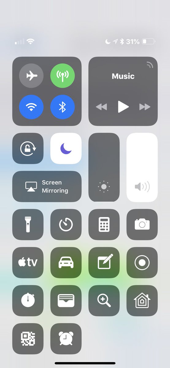 John011235's tweet photo. Hmm. #ios12devbeta1 #iOS12 battery life is pretty damn impressive https://t.co/3Qd0zIGkgN