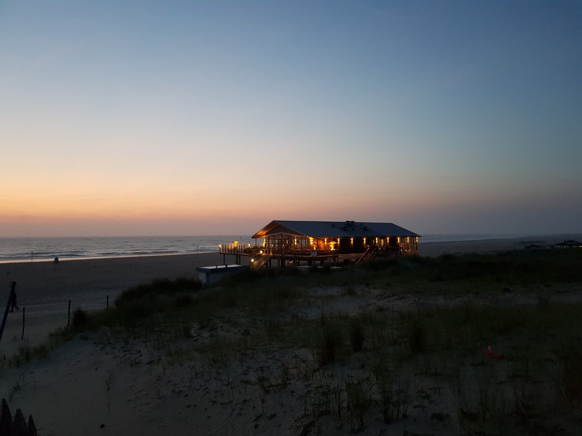 keanw's tweet photo. Our evening event was by the sea. The Delft region is just beautiful.  #SimAUD2018 https://t.co/ygUcoN2a14