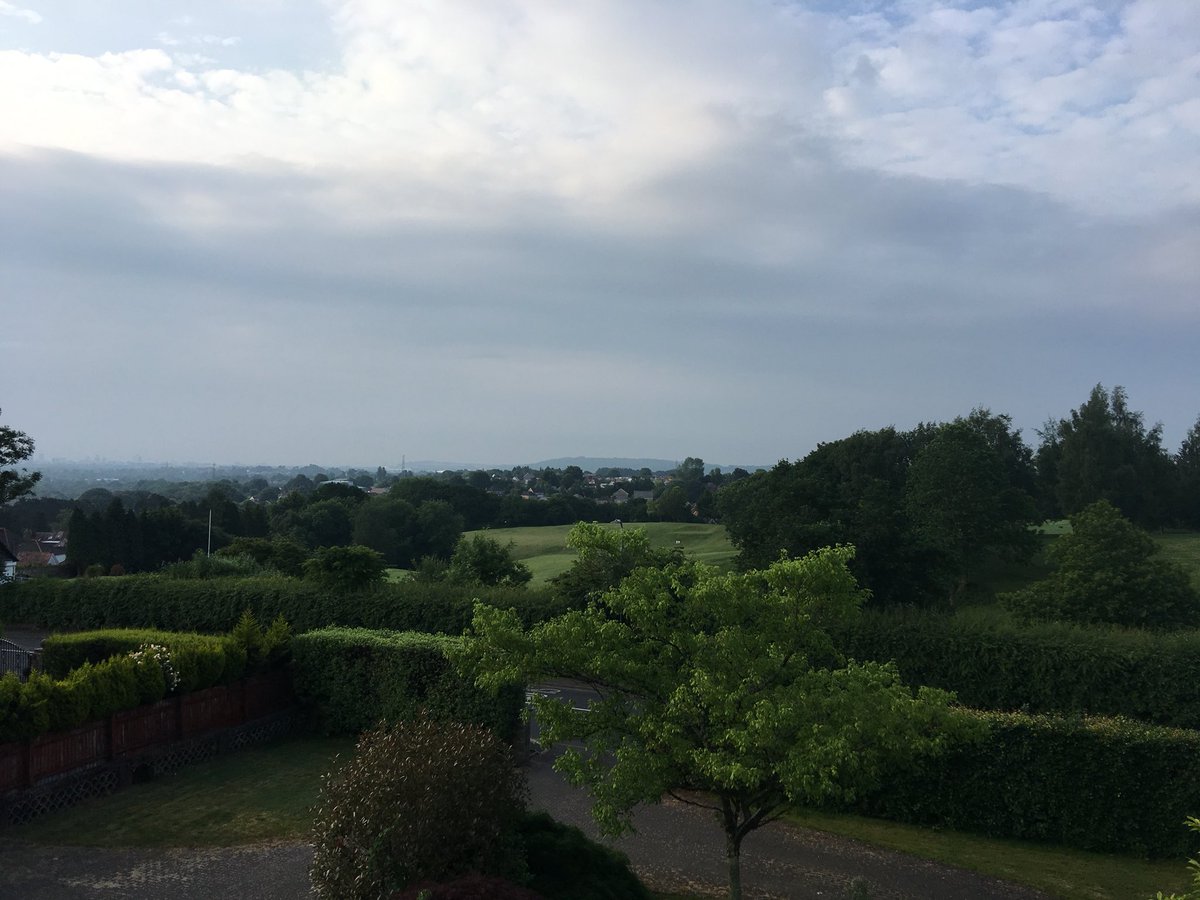 drysgol's tweet photo. Morning. It’s not looking so nice out there today but this is still a fabulous view that you could be waking up to. https://t.co/xmUYNPDUv7