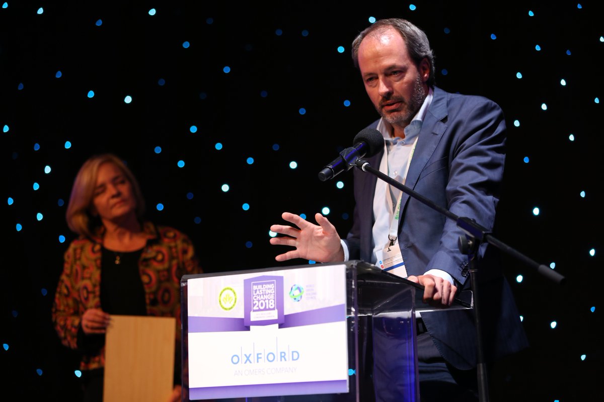 EnergiesprongEU's tweet photo. Energiesprong wins 2018 World Green Building Council Award! The @WorldGBC has awarded @EnergiesprongEU the prestigious David Gottfried Global Green Building Entrepreneurship Award for contribution to global green building @INTERREG_NWE @H2020EE @EU_EASME https://t.co/efNo8FhBRO https://t.co/KdmRHEmeYC
