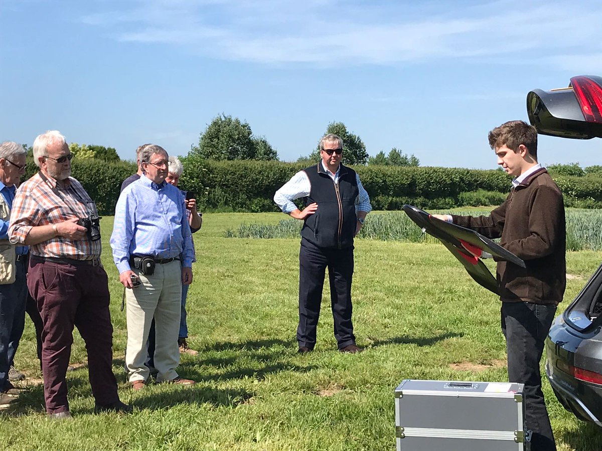 TechHummingbird's tweet photo. Anna, Ben & Will were in #Oxfordshire with the NPK Club yesterday, talking all things Hummingbird!
#FutureFarming #HummingbirdTechnologies #MachineLearning #DataScience #AI #AgTech https://t.co/x0HChVZnYf