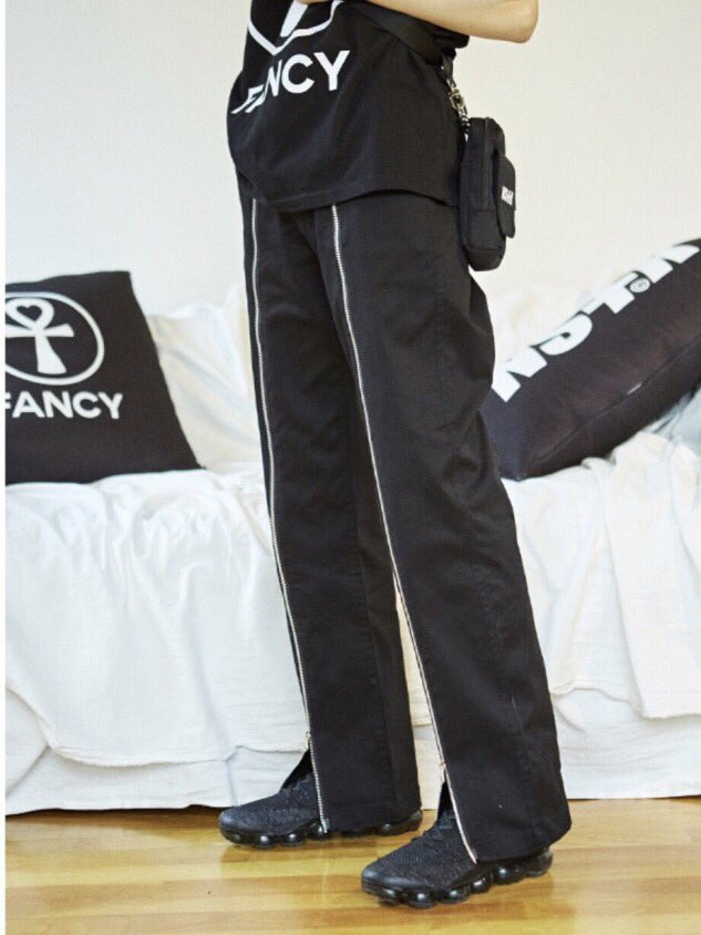 xu_laforet's tweet photo. 💜NASTY KICK💜

〔 RESTOCK 〕
MESH POINT JOGGER PANTS ¥8,800
・
・
🛒 https://t.co/Jv6lRZ3g0Y

〔 RESTOCK 〕
NASTY ZIPPER OPEN NYLONPANTS
・
・
🛒 https://t.co/n1xwQH1h1S https://t.co/HDw07ooc4F