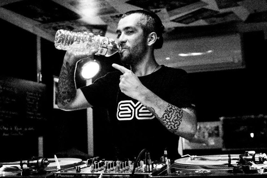 Romain Morvan- DJ, conteur et musicothérapeute ametis.coop/blog/2018/06/0…