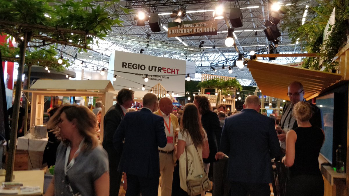 AssettiSW's tweet photo. Rob and Samuli are at #PROVADA in Amsterdam! They're eager to talk with you so go and have a chat with these two fellows! #provada2018 #PropTech #propertyassetmanagement @PROVADAre https://t.co/8ZMoSzyl0s