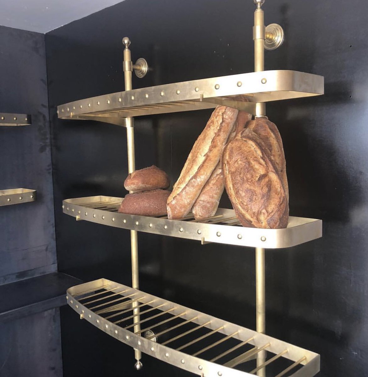 mariazafran's tweet photo. #SanRoman despacho de pan 🥖 en breve.. #workinprogress @Tabernagourmet @grupogourmetalc https://t.co/dM09gmH3Cg