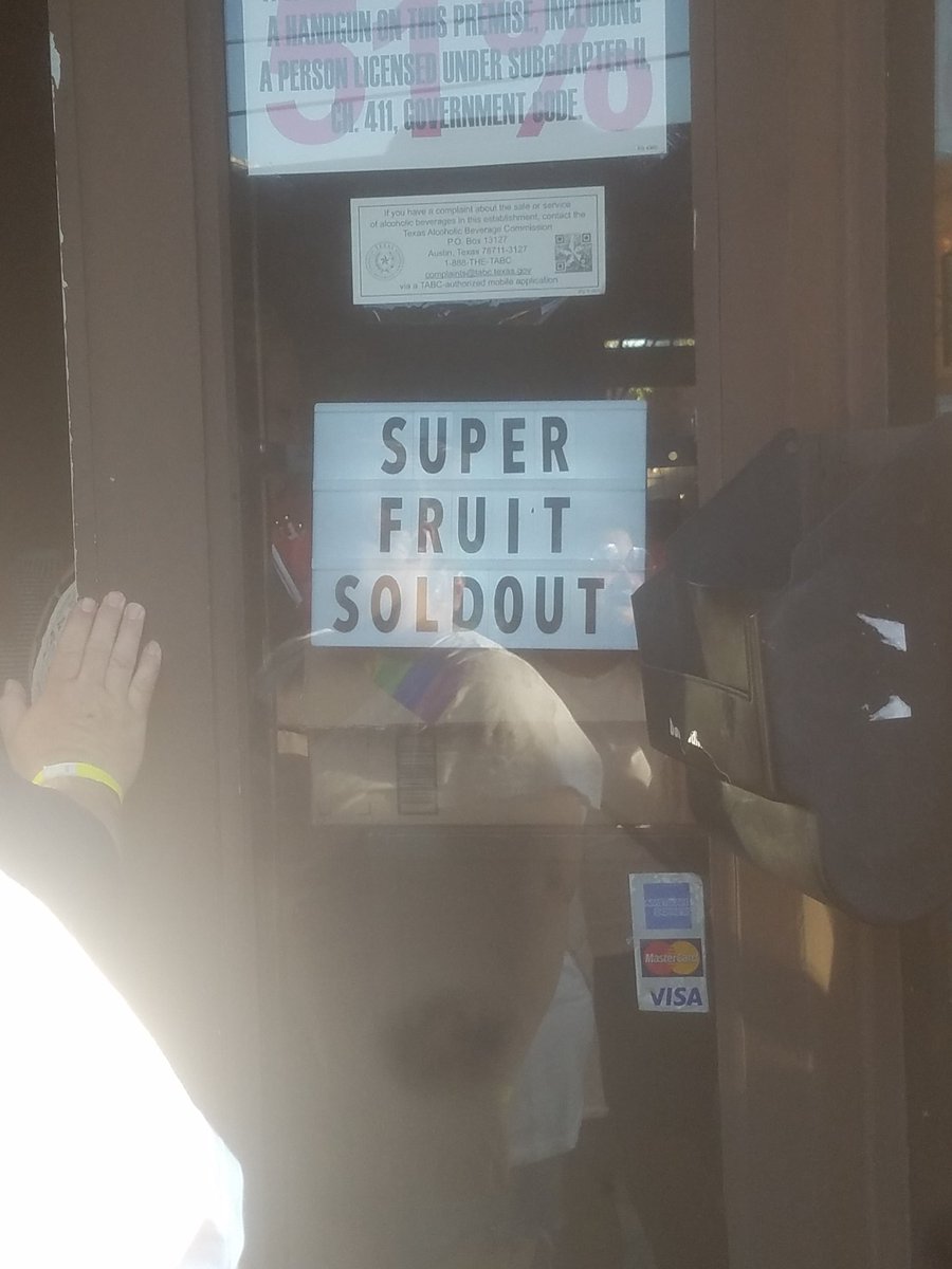 Jen_Southern's tweet photo. Just a few more from @SUP3RFRUIT day. It was a hot and sticky day. So worth rhe 6am flight from LA to make it in time to stand in lond for 3 and half hours for the show! #worthit #sfdal https://t.co/M1veRRnDhO