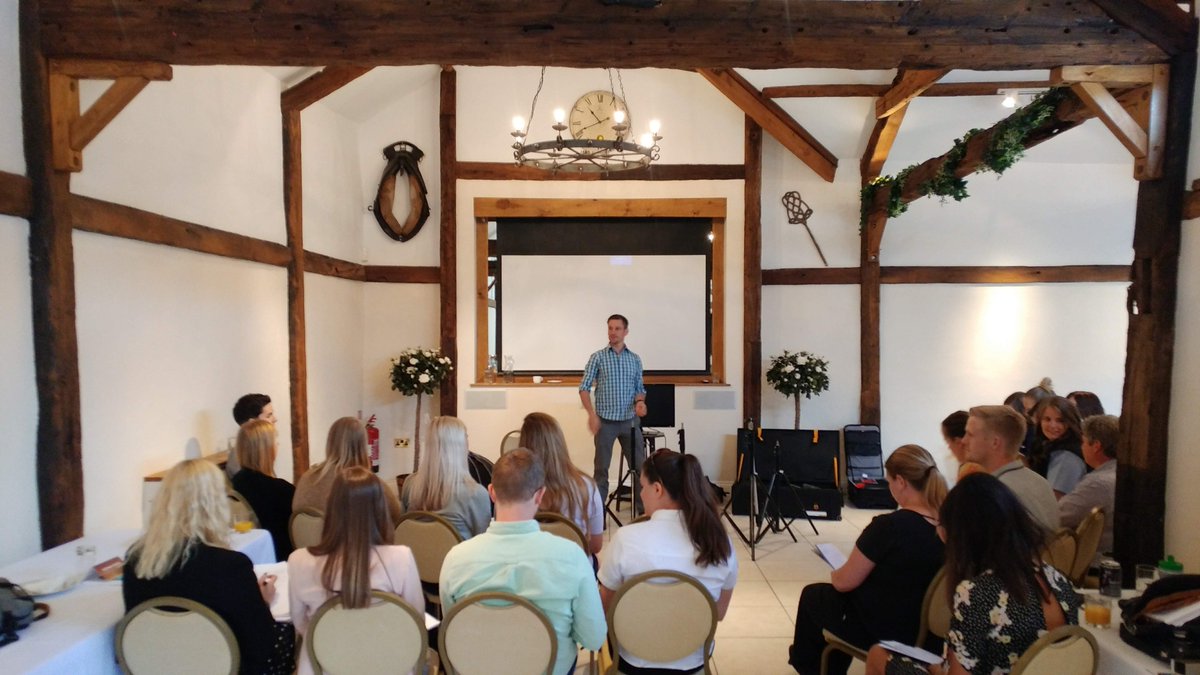 MarketerHub's tweet image. Awesome #VideoMarketing workshop on 6th June 2018 with presentation and live video by @bitpod_uk organised by @NewtonPrint