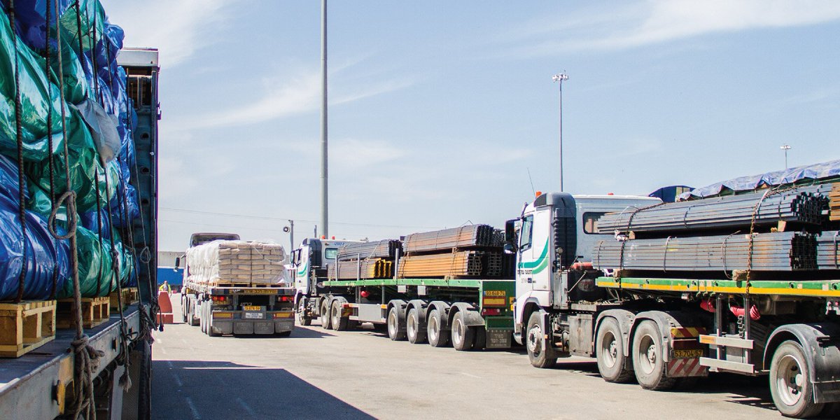 cogatonline's tweet photo. 8,633 tons of goods, in 334 trucks, entered #Gaza through #Israel yesterday #GazaDailyActivity #KeremShalom https://t.co/dmQ4cLOUtT