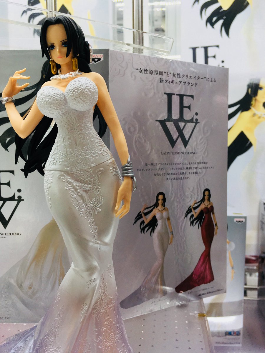 セガ八戸 続いて新景品のお知らせです ワンピース Lady Edge Wedding ボア ハンコック が入荷です ウエディングドレス姿のハンコック 素敵ですねー 赤と白の2色となっております セガ八戸