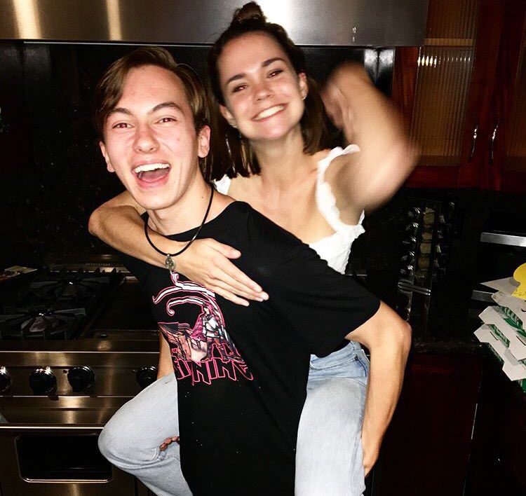 CallieQuinnnn's tweet photo. the tables have turned 😛 https://t.co/gpOHsJq7fr