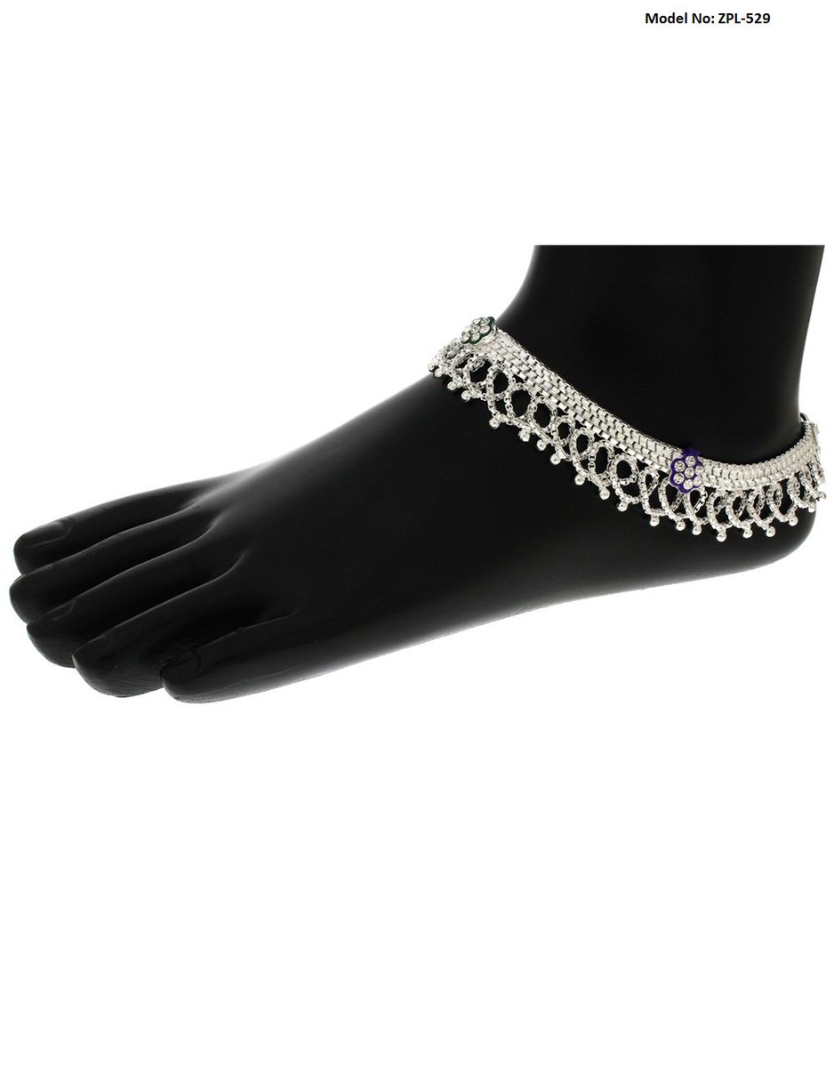 AnuradhaArts's tweet photo. Buy Designer Silver Anklets from d Exquisite latest collection of Anuradha Art Jewellery. To see more designs click on the above link:  https://t.co/JUAZXIxoM1
#fancyanklet #payal #designerpayal #fancypayal #designeranklet #fancyanklets 
#HealthKiBaatPMKeSaath  #ThursdayThoughts https://t.co/AqMwWoTgca