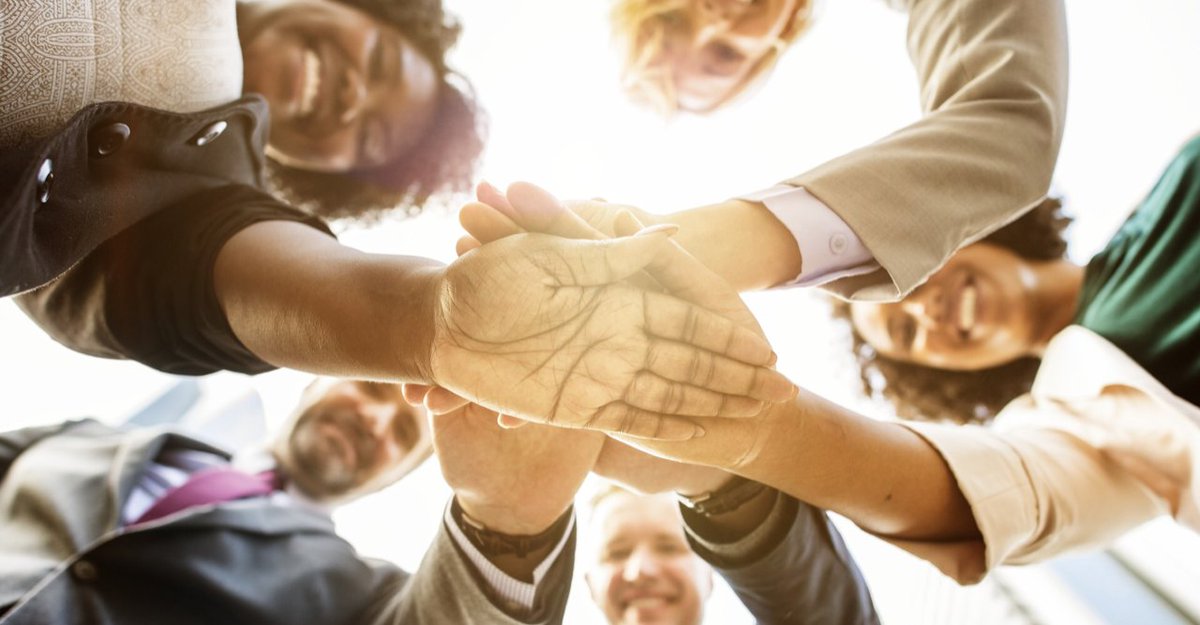IntenzaNL's tweet photo. Het is een misverstand dat iedere groep mensen een team zou kunnen worden. Toch zie je regelmatig dat teamwerk verlangd wordt van mensen terwijl de omstandigheden daarvoor slecht zijn. Vraag de checklist met 10 randvoorwaarden voor teams aan. https://t.co/POcCEi2TIO https://t.co/okg55ZtWJl