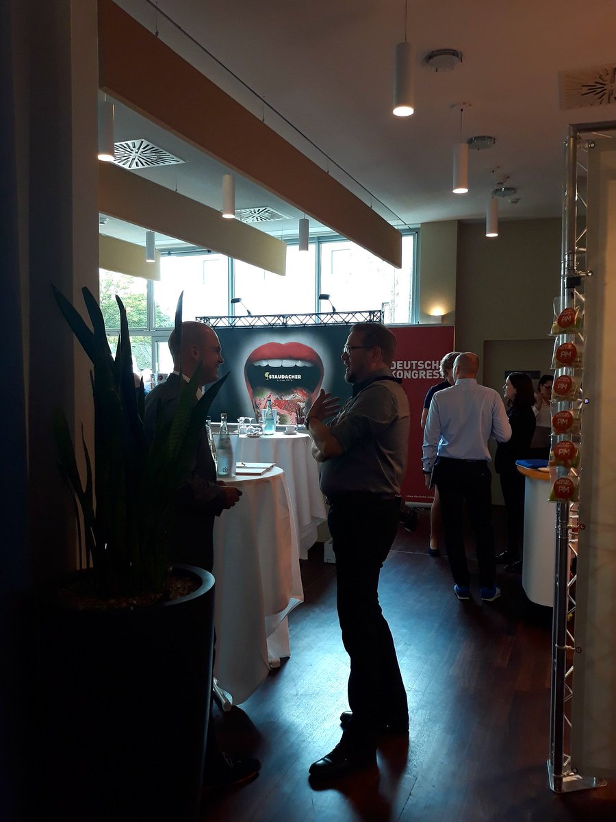prokomkongress's tweet photo. Gleich geht's loooos! Die #PROKOM Data Days starten in wenigen Minuten in #Düsseldorf! #allyouneedispim #produktkommunikation #omnichannel #pim #morgenstundhatpimimmund https://t.co/wmnl5favLO