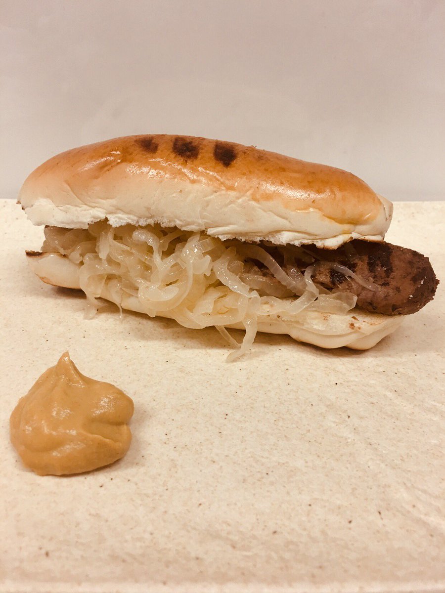 chefzennaro's tweet photo. #vealday 5/4 come usare al meglio e con fantasia le frattaglie #fegato #trippa #animelle la classe de @cdechef https://t.co/TLQ4hKHtkN