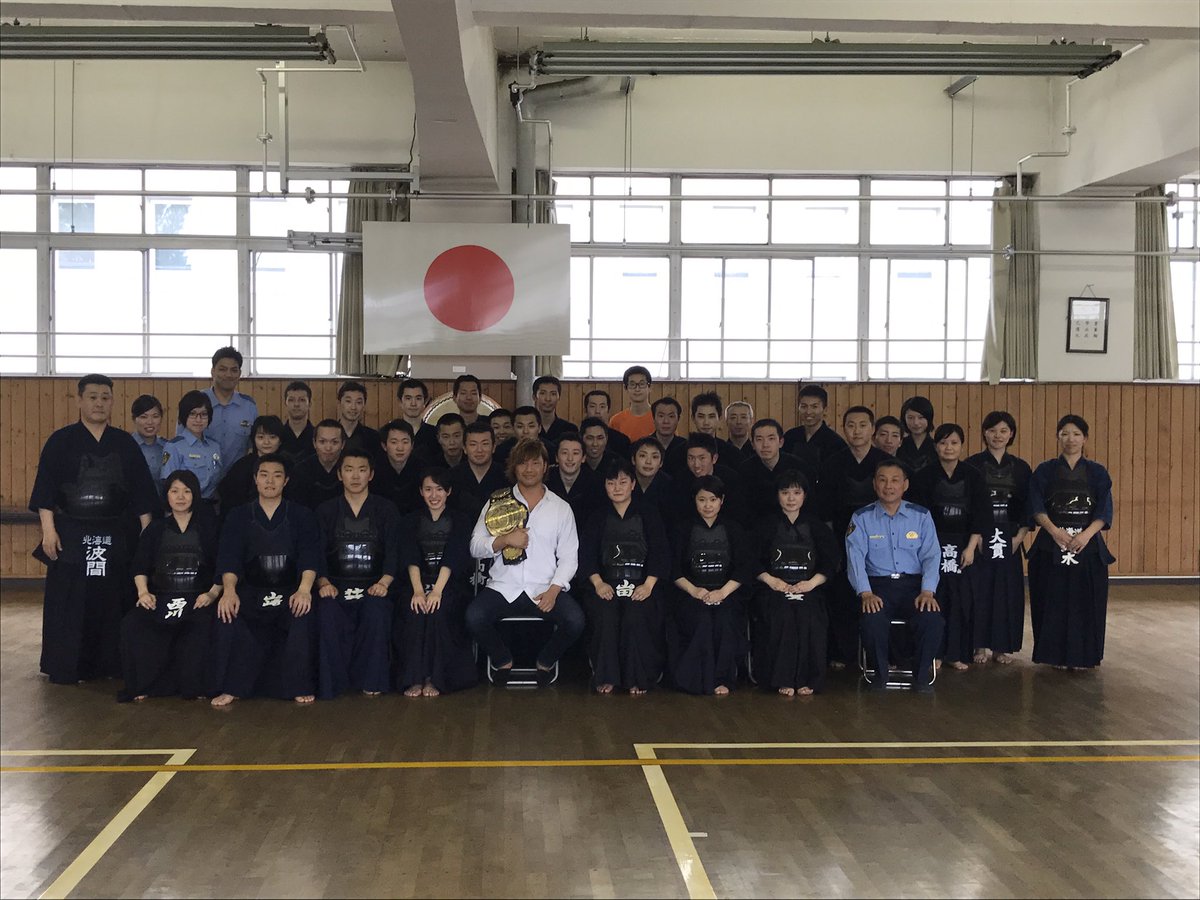 全日本プロレス Alljapan على تويتر 宮原健斗選手 北海道プロモーション In 札幌 真駒内にある北海道警察学校の齊藤穣学校長を表敬訪問 柔道 剣道を稽古中の皆さんも激励しました Ajpw プロレス 北海道警察