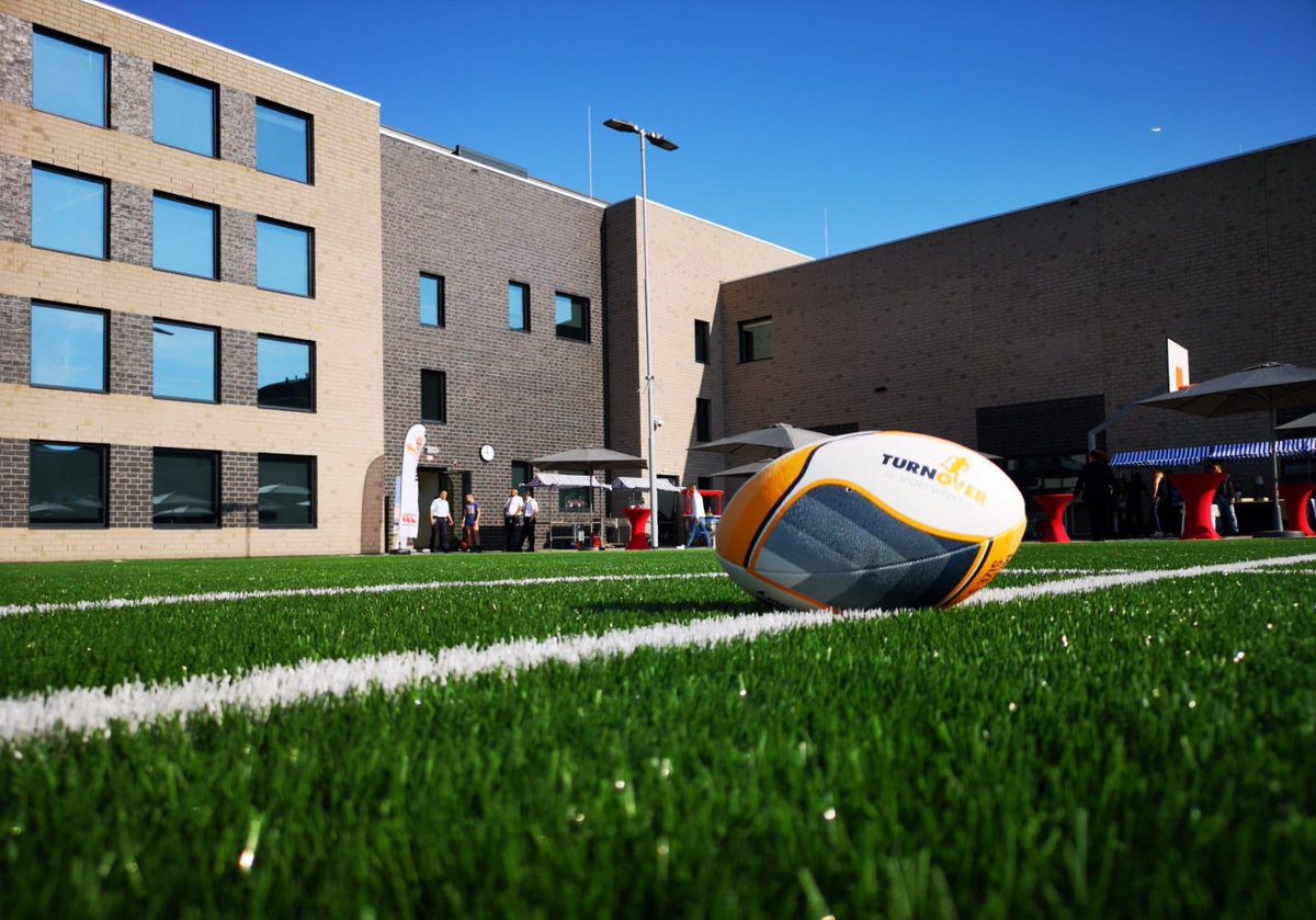 JCZaanstad's tweet photo. JC Zaanstad en Turnover zijn er klaar voor! Het #rugby 7s toernooi  kan beginnen! https://t.co/wxfzqueUds