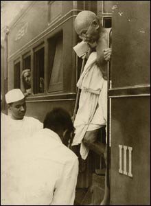 spiceofi's tweet photo. #BirthOfSatyagraha #Gandhi #IndSA18 #Pietermaritzburg #Bapu150 #satyagraha125 #Gandhi @biradyajnik https://t.co/xxel7hHUcR